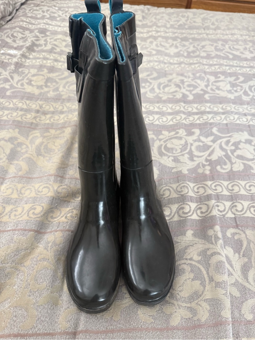 Capelli of New York Black Rain Boots with Teal Lining - women’s size 8